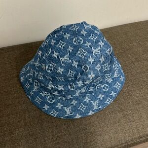 Louis Vuitton Monogram Essential Bucket Hat Reversible